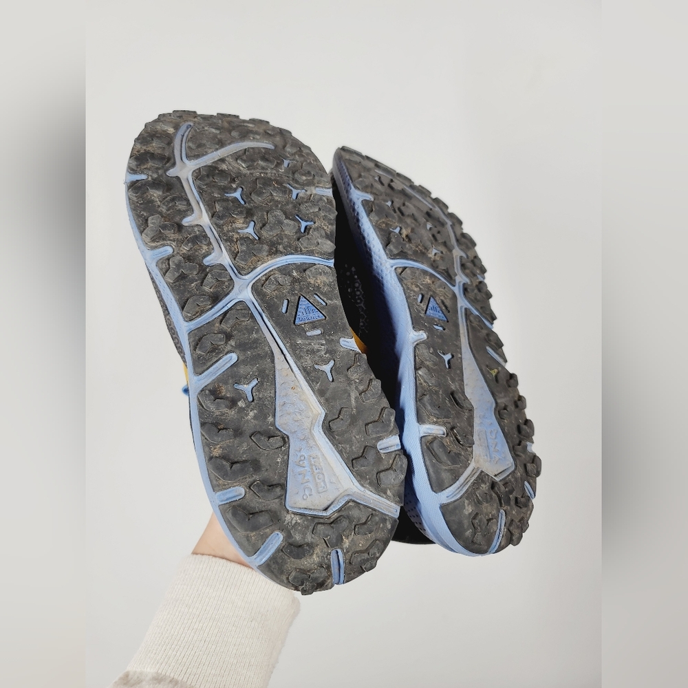 Brooks Black and Blue Women's Divide 3, Size 8 - Picture 4 of 6